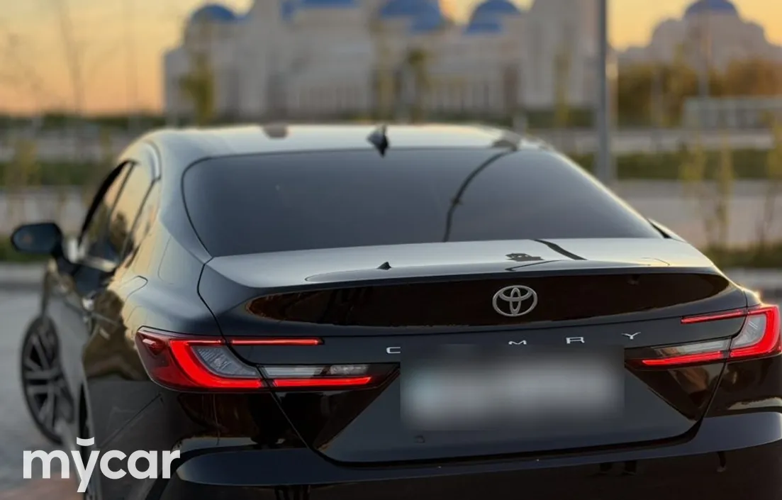 Toyota Camry 2025