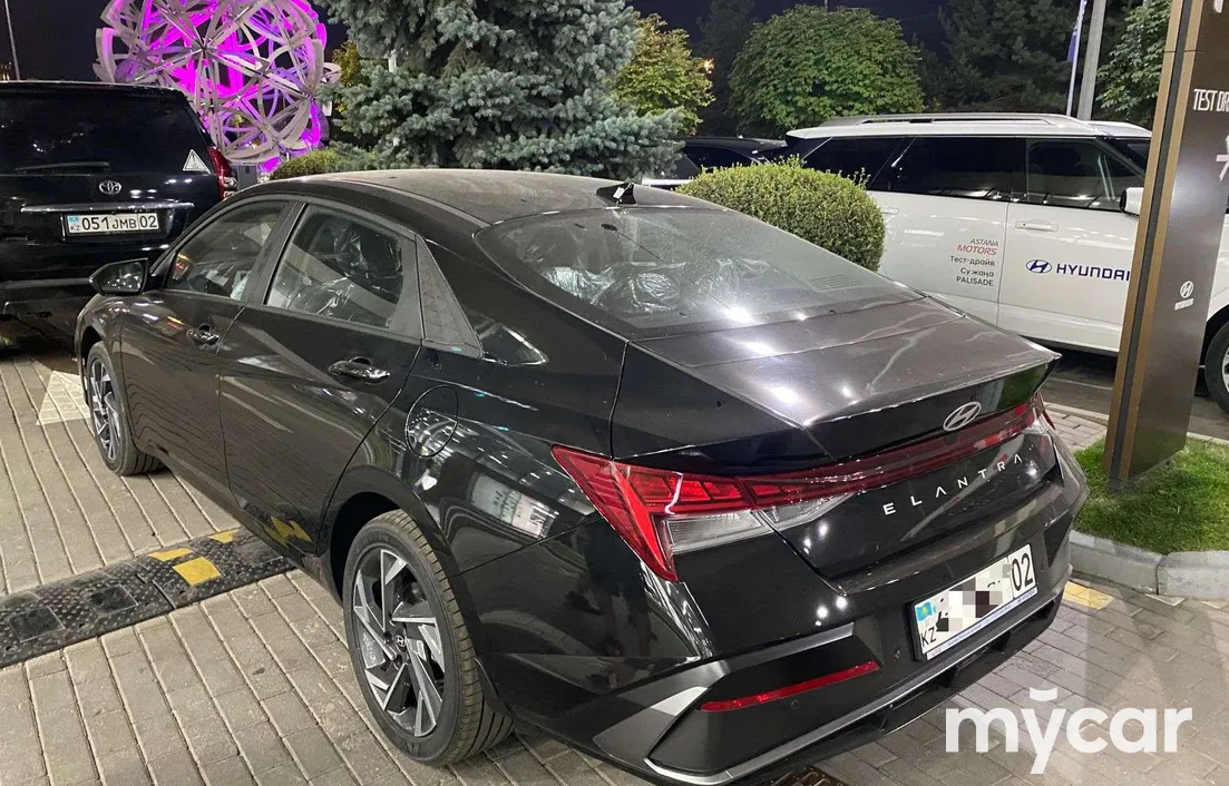 Hyundai Elantra 2025
