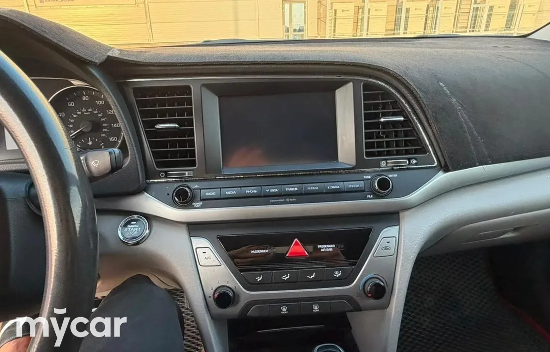 Hyundai Elantra 2016
