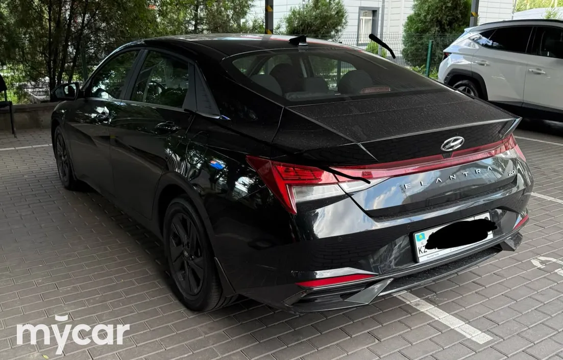Hyundai Elantra 2022
