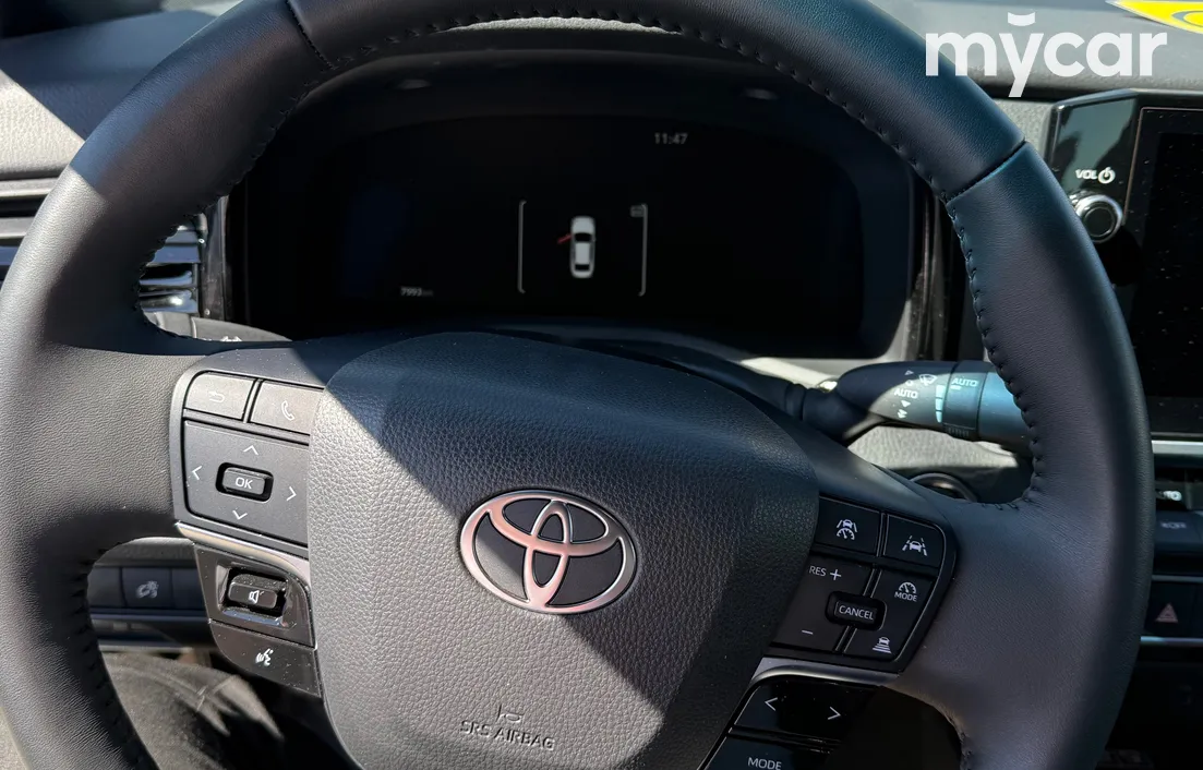 Toyota Camry 2025