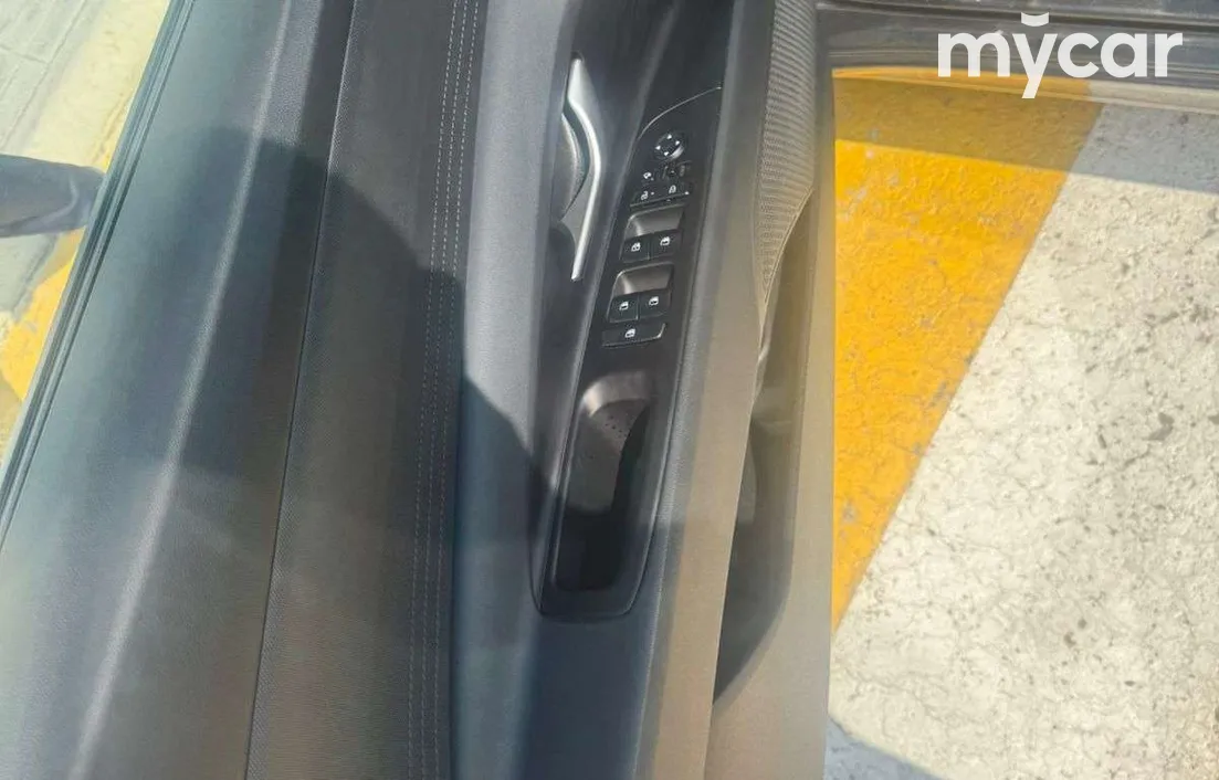 Hyundai Elantra 2025