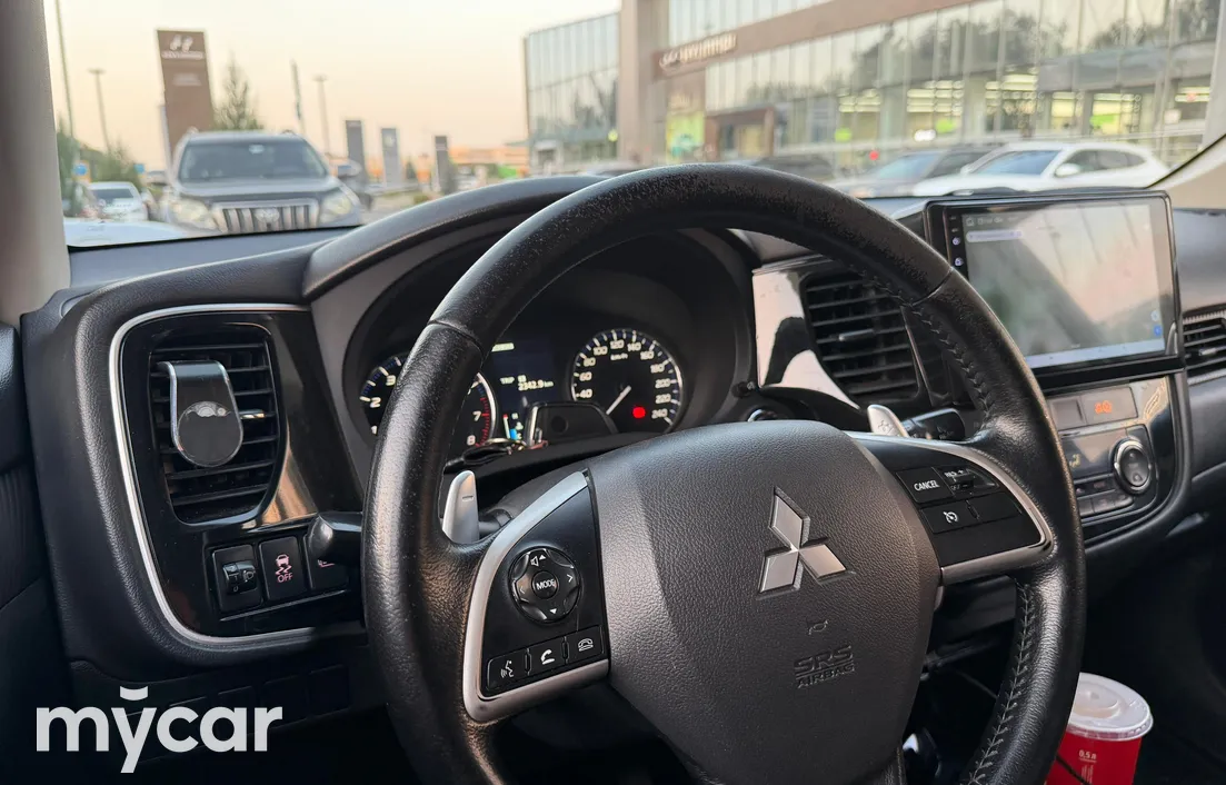 Mitsubishi Outlander 2012