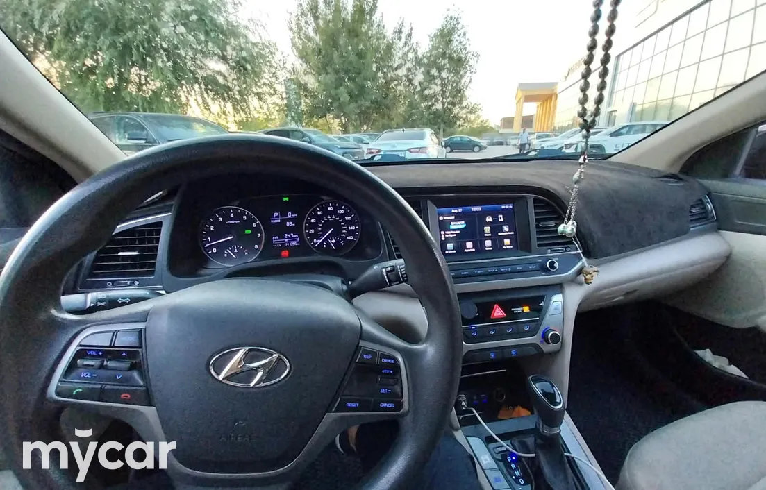 Hyundai Elantra 2017