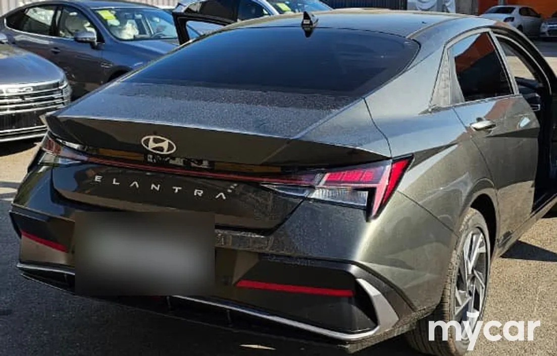 Hyundai Elantra 2024