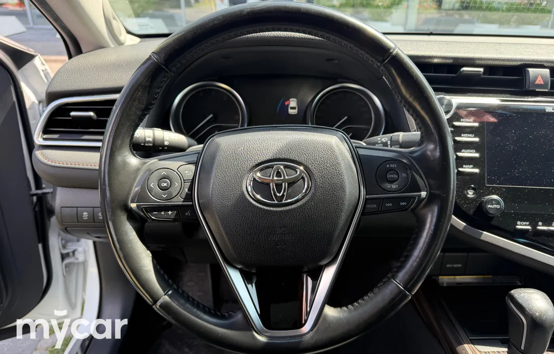 Toyota Camry 2019