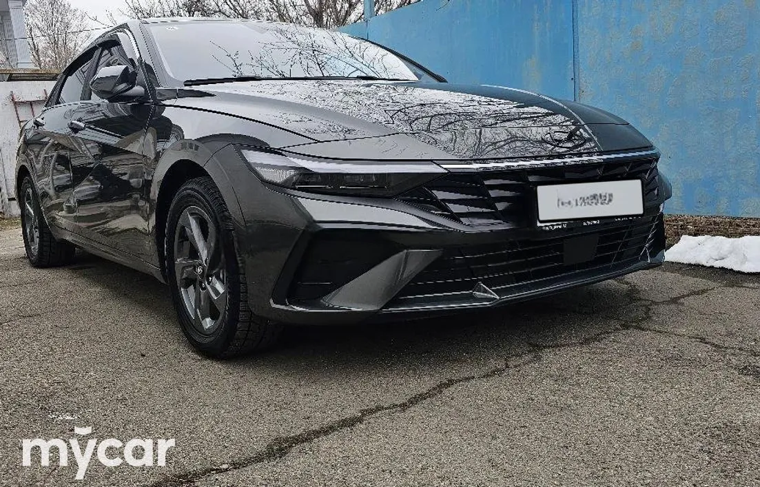 Hyundai Elantra 2024