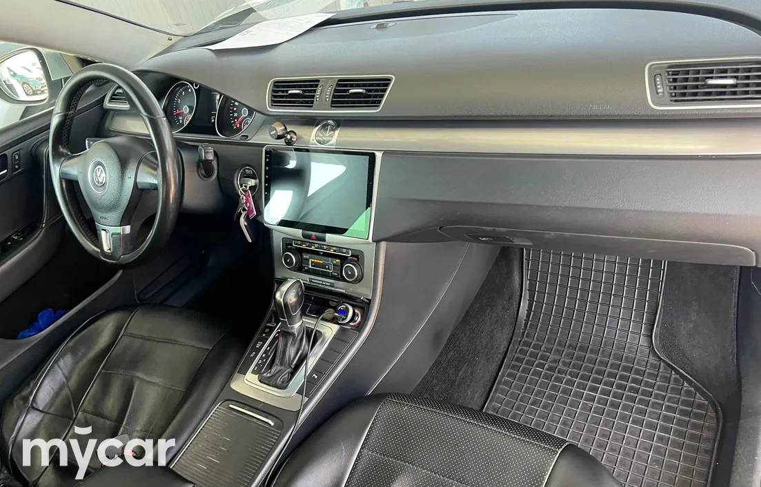 Volkswagen Passat 2011