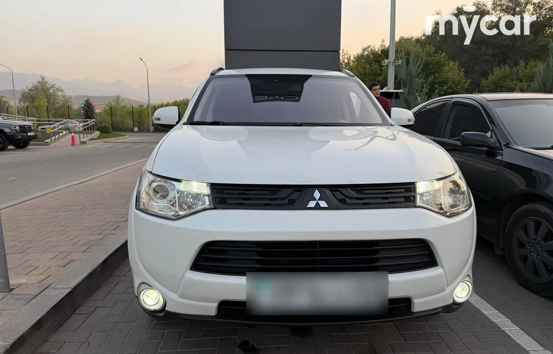 Mitsubishi Outlander 2012