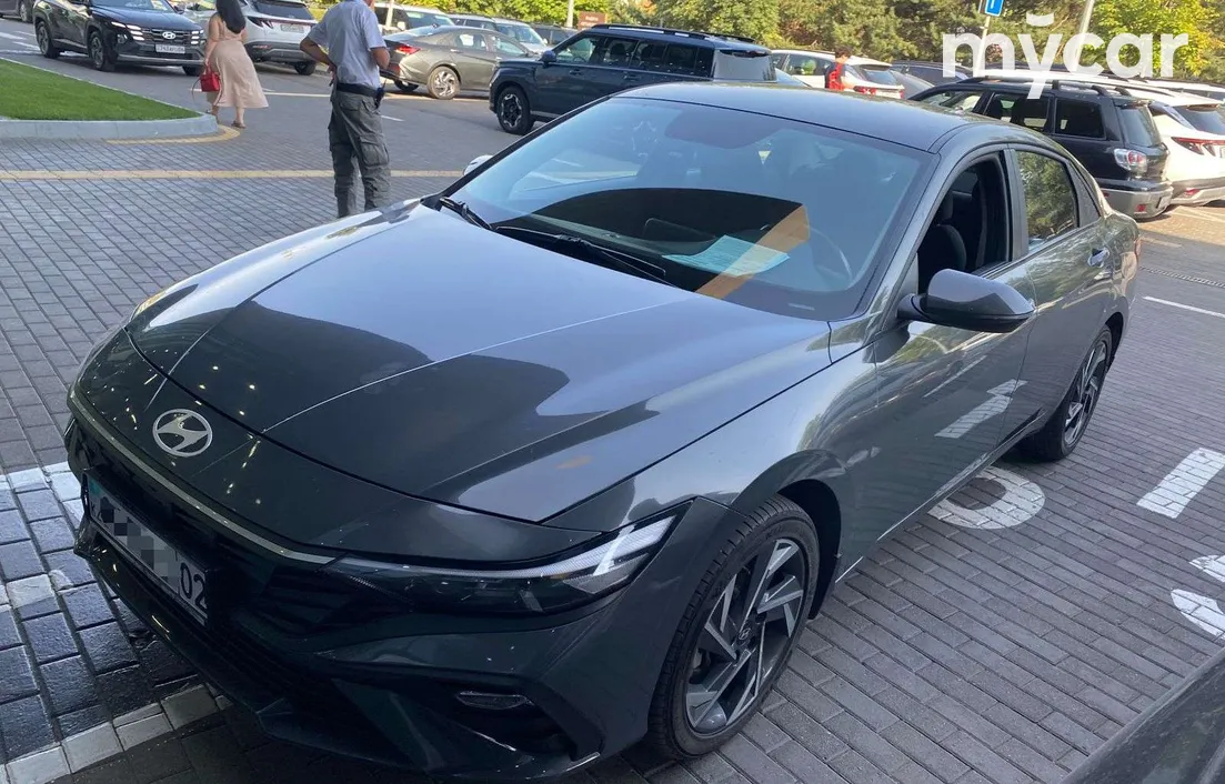 Hyundai Elantra 2024