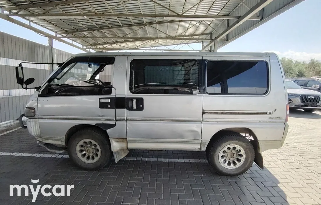 Mitsubishi Delica 1994