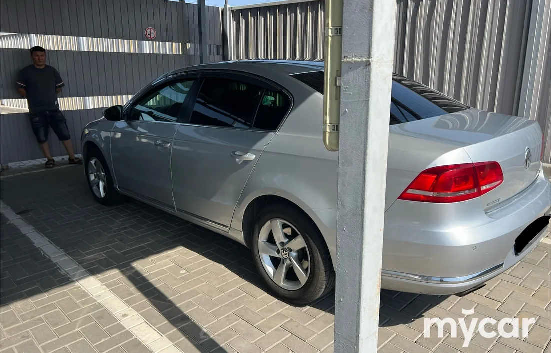 Volkswagen Passat 2011