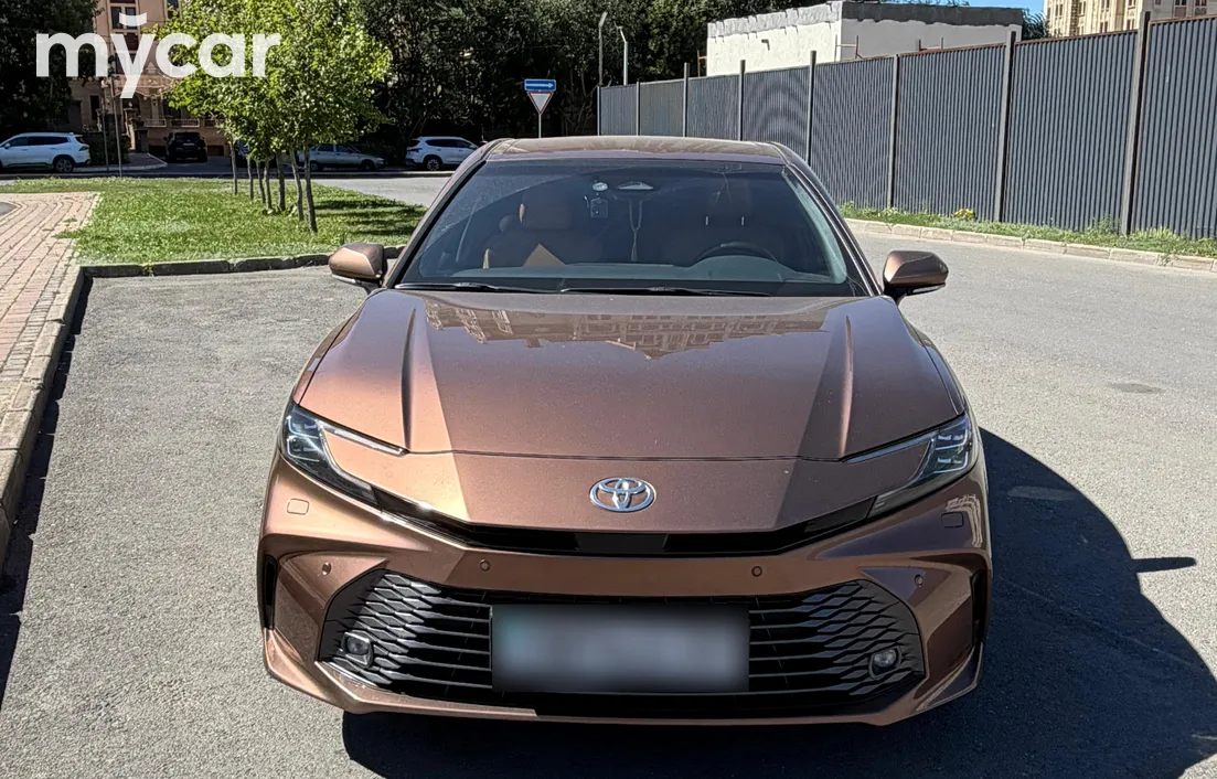 Toyota Camry 2025