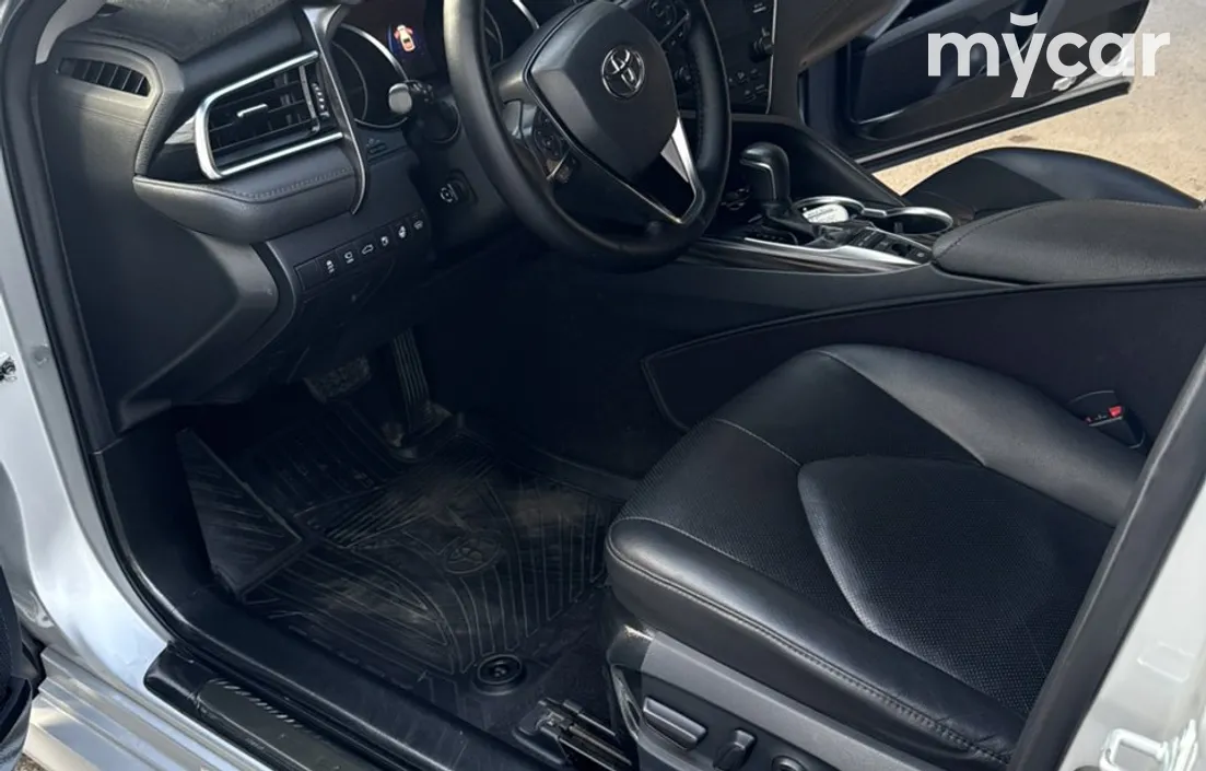 Toyota Camry 2019