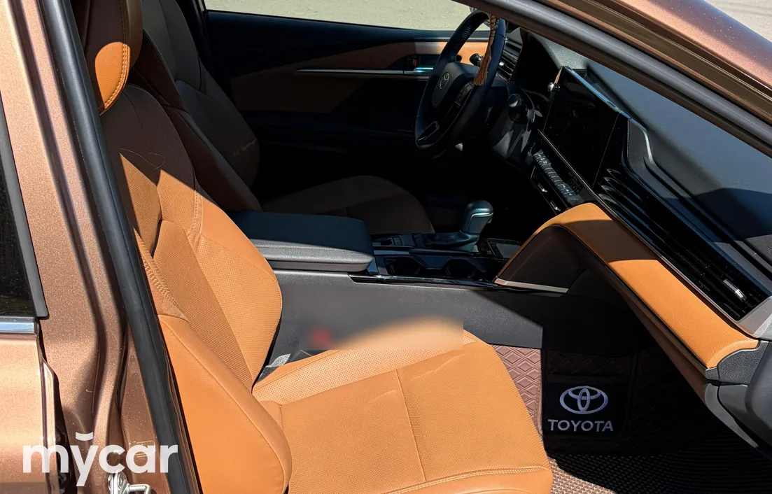 Toyota Camry 2025