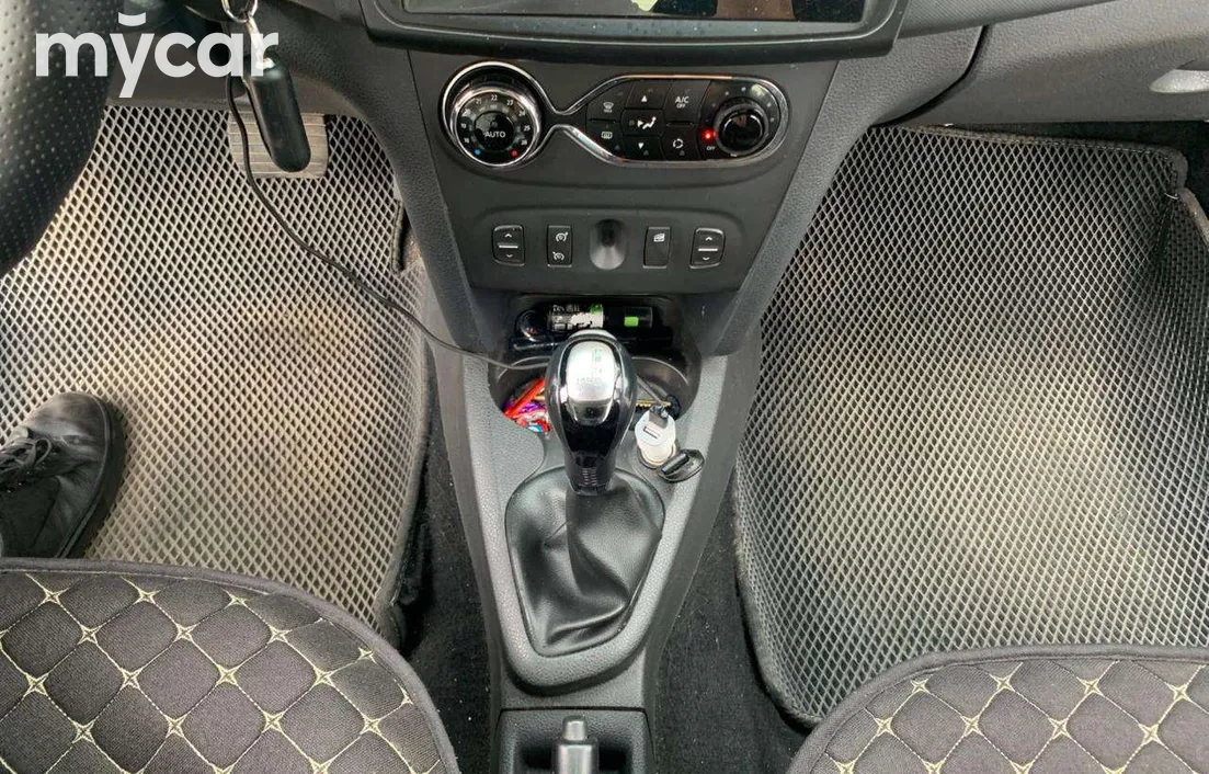 Renault Sandero 2015