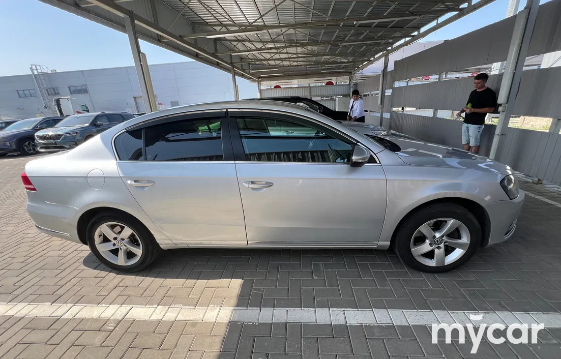 Volkswagen Passat 2011
