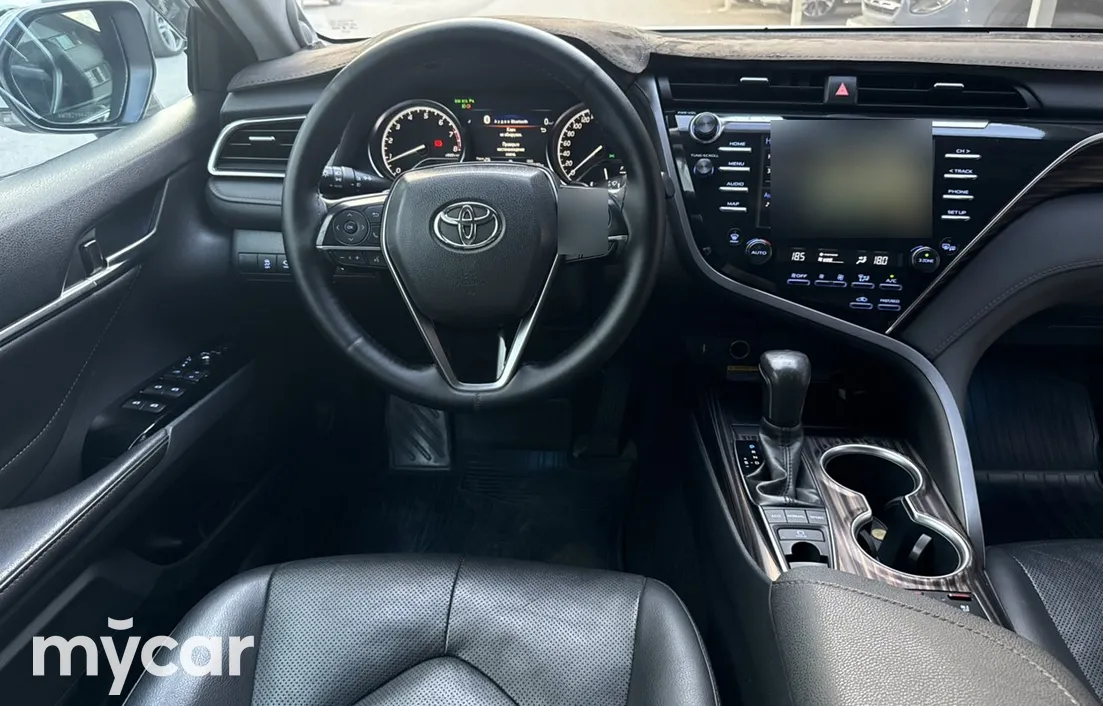 Toyota Camry 2019