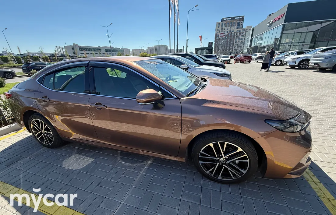 Toyota Camry 2025