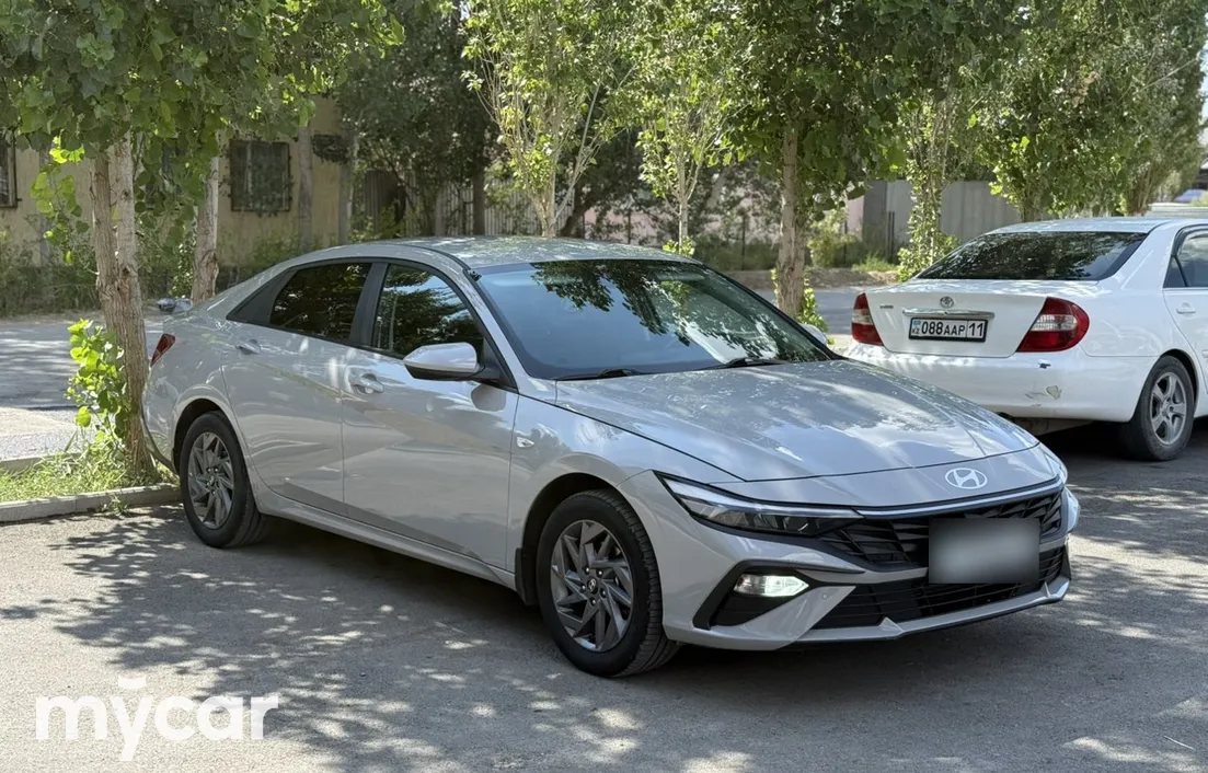 Hyundai Elantra 2024