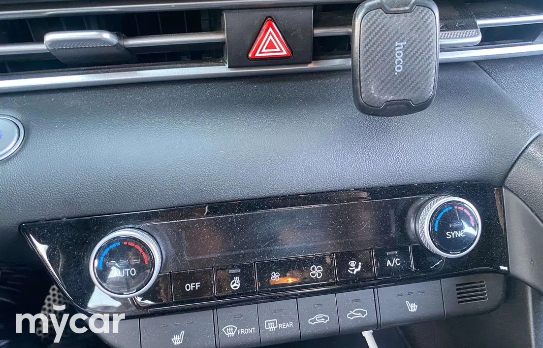 Hyundai Elantra 2024