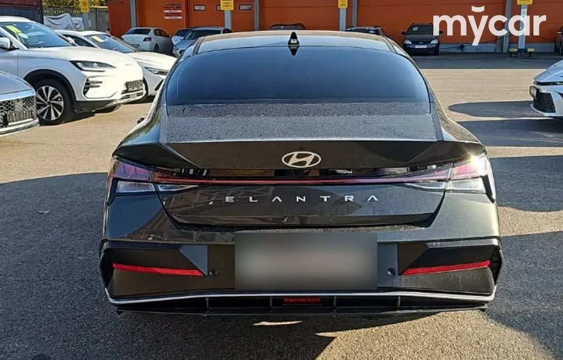 Hyundai Elantra 2024