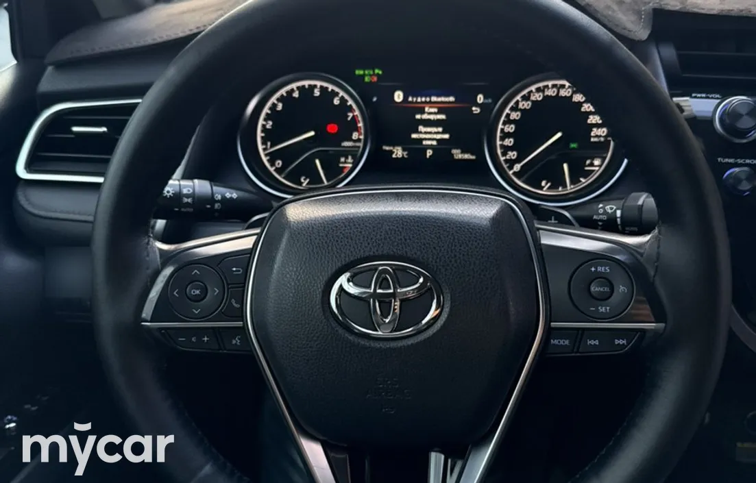Toyota Camry 2019