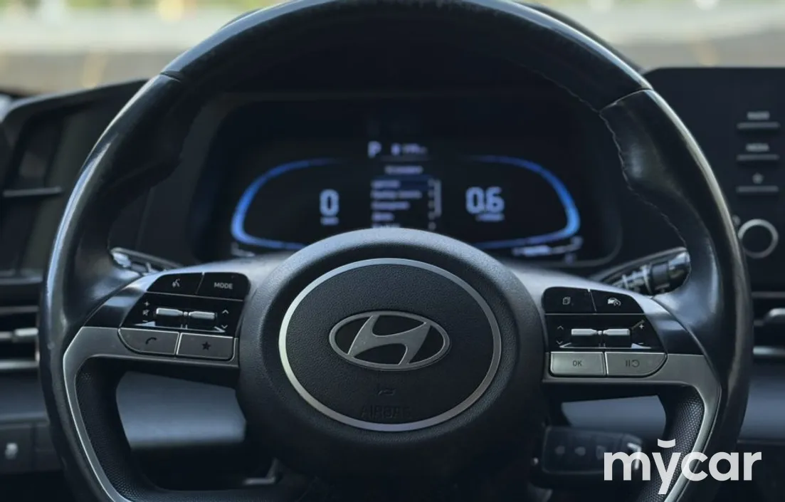 Hyundai Elantra 2024