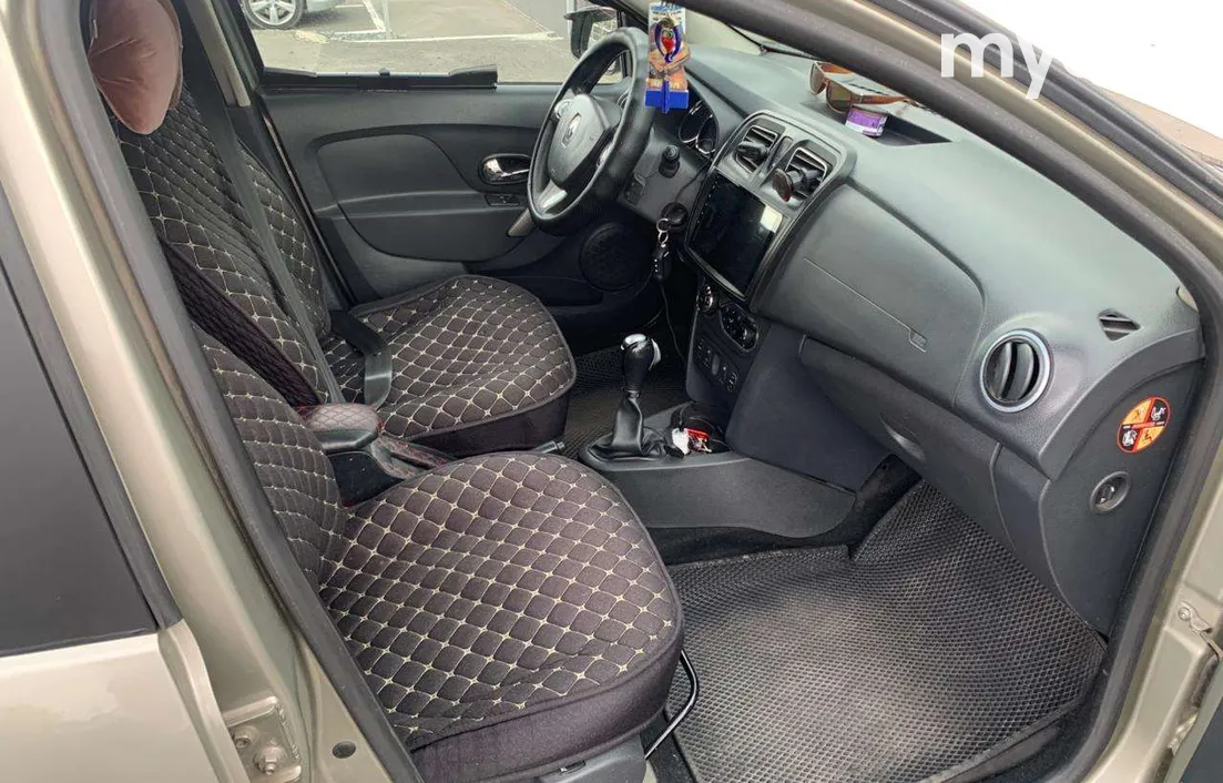 Renault Sandero 2015
