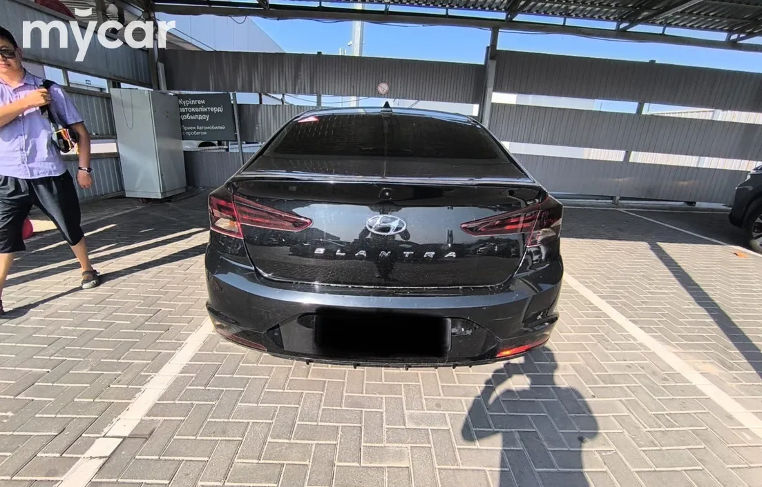 Hyundai Elantra 2019