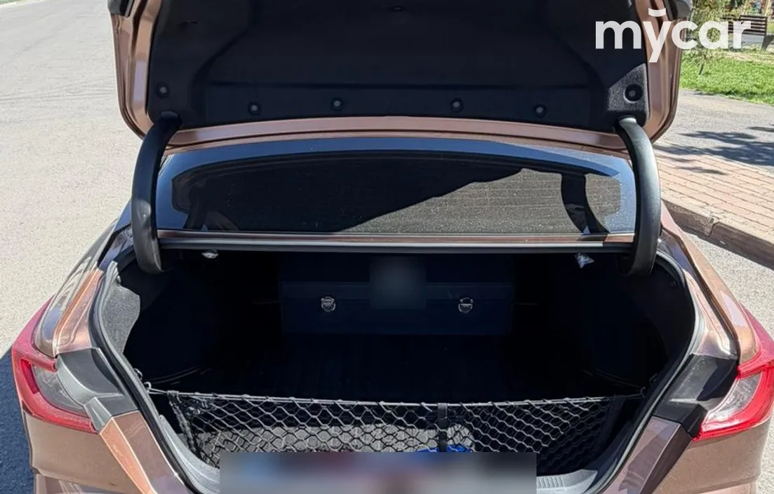 Toyota Camry 2025