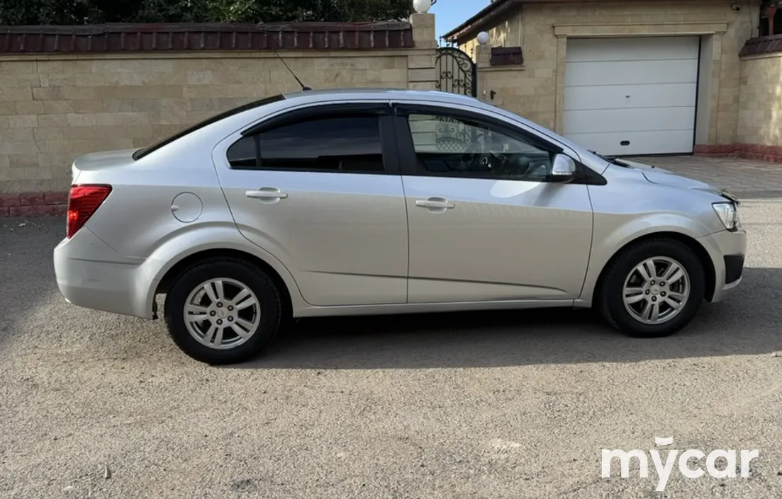 Chevrolet Aveo 2015