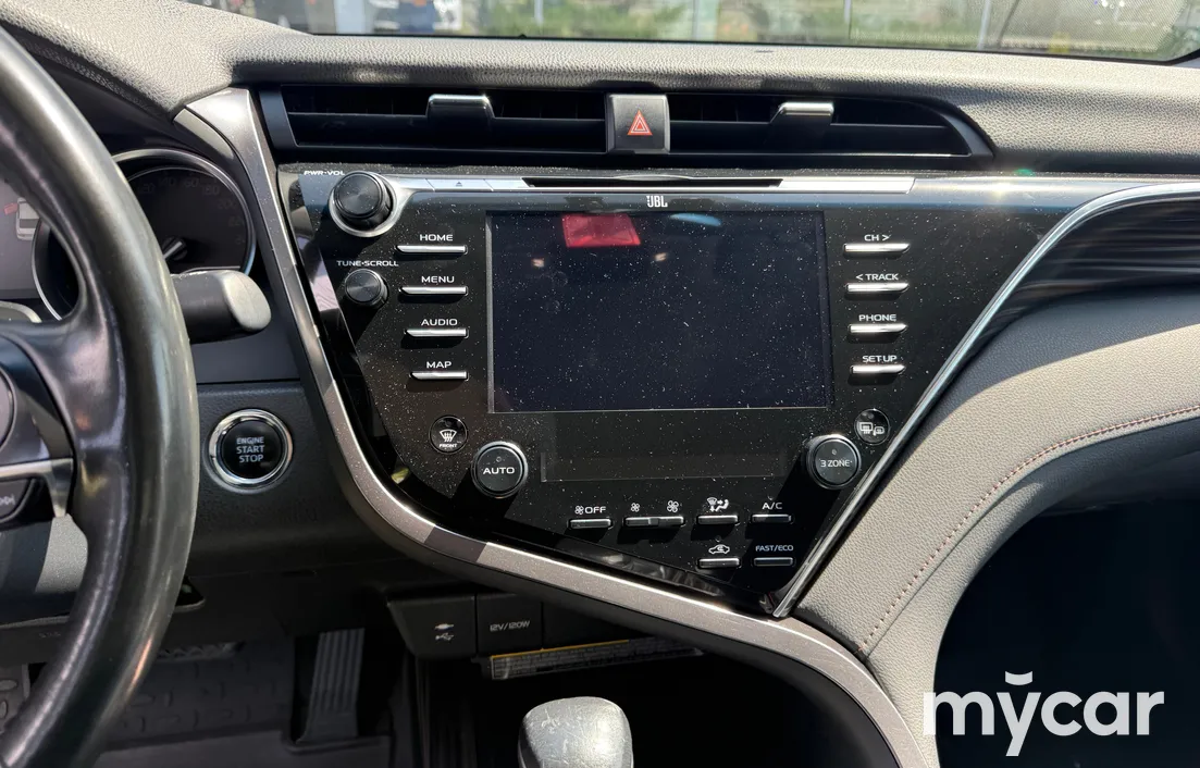 Toyota Camry 2019