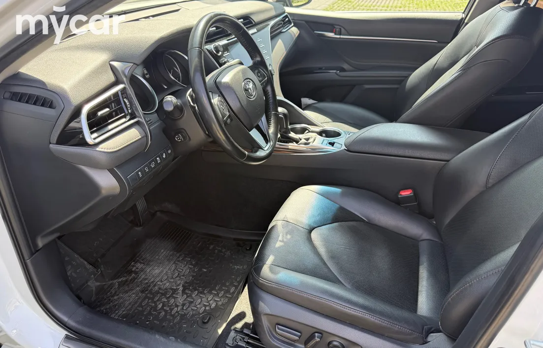Toyota Camry 2019