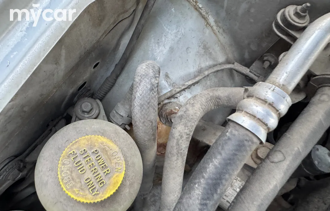 Mazda 323 2000