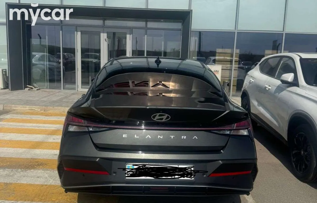 Hyundai Elantra 2025