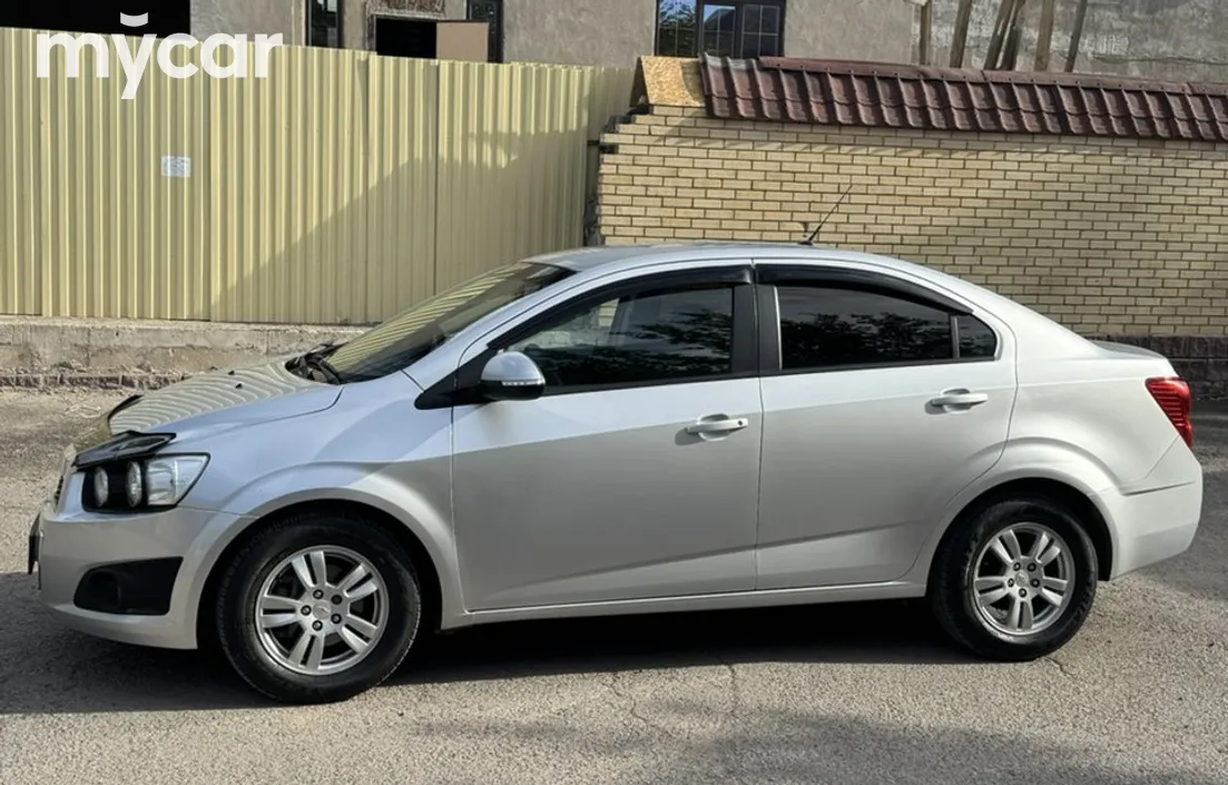 Chevrolet Aveo 2015