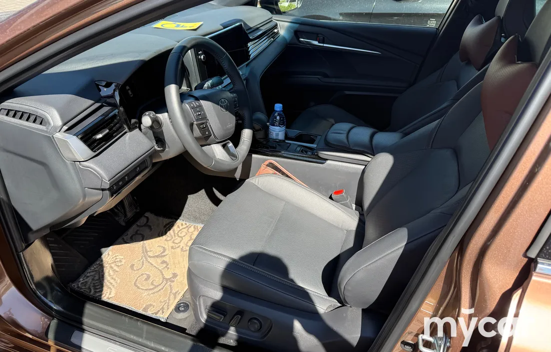 Toyota Camry 2025