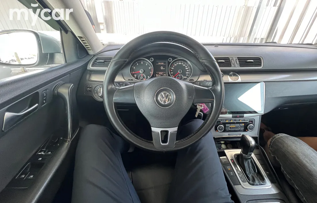 Volkswagen Passat 2011