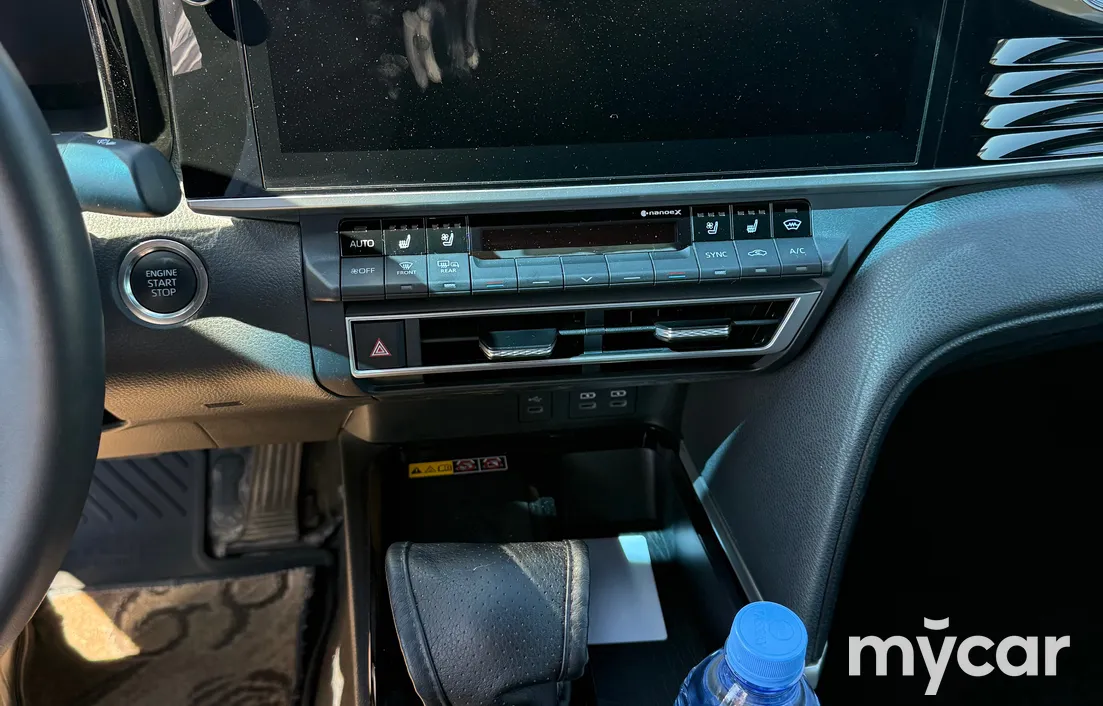 Toyota Camry 2025
