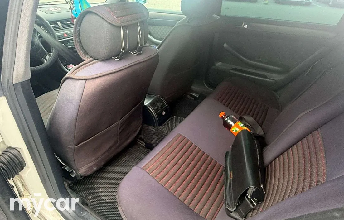 Audi A6 2000