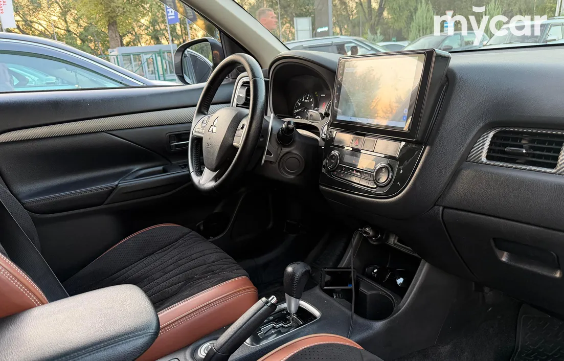Mitsubishi Outlander 2012