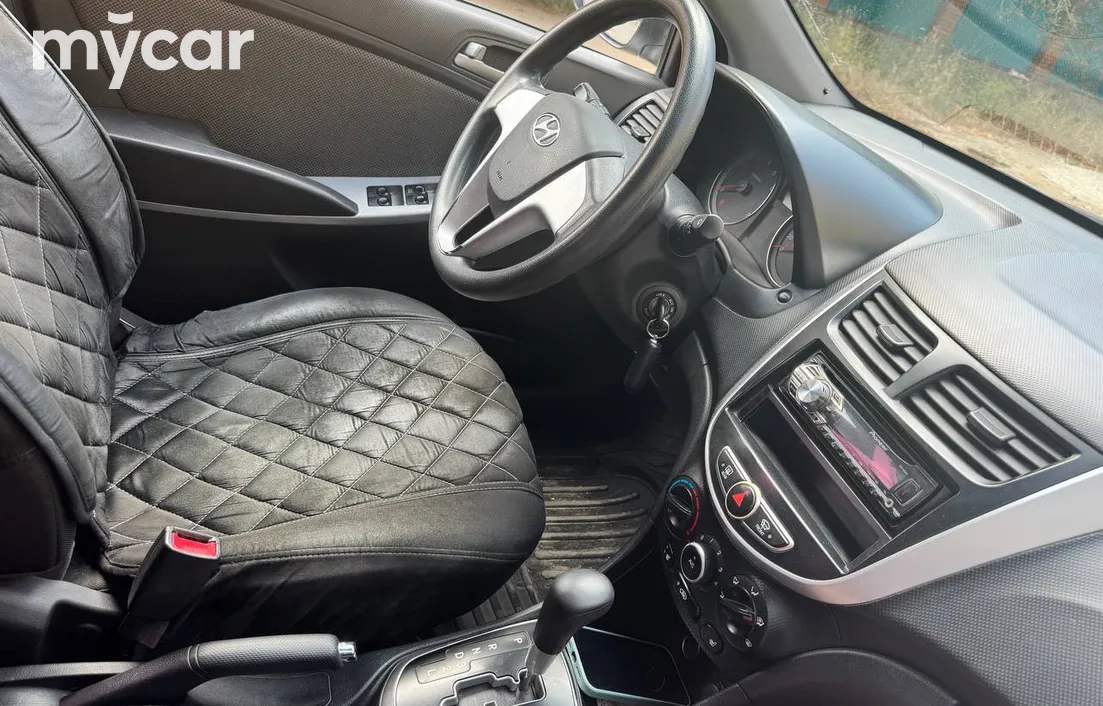 Hyundai Accent 2011