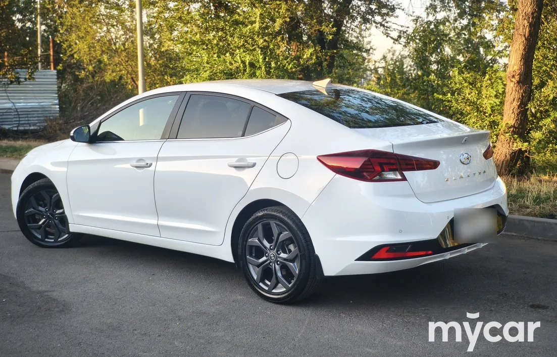 Hyundai Elantra 2019