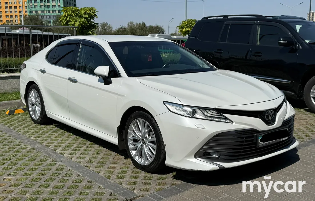 Toyota Camry 2019