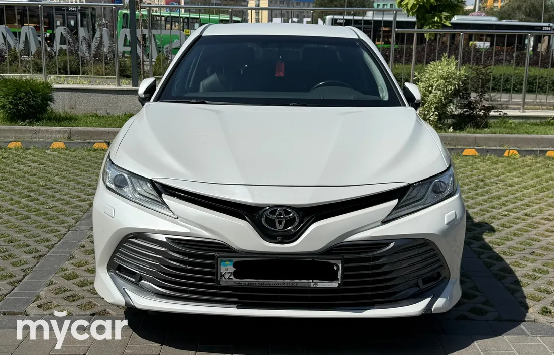 Toyota Camry 2019