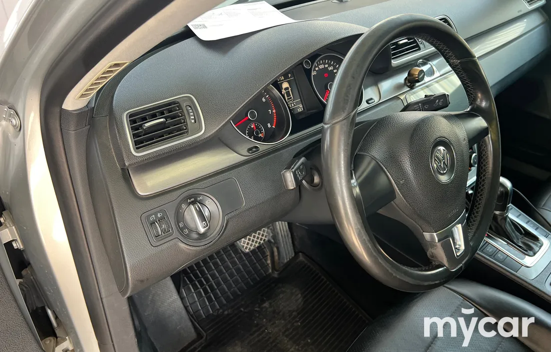 Volkswagen Passat 2011
