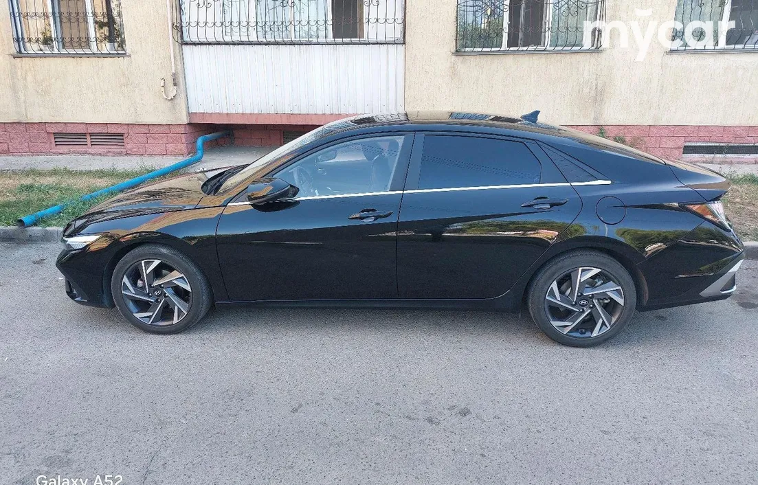 Hyundai Elantra 2024