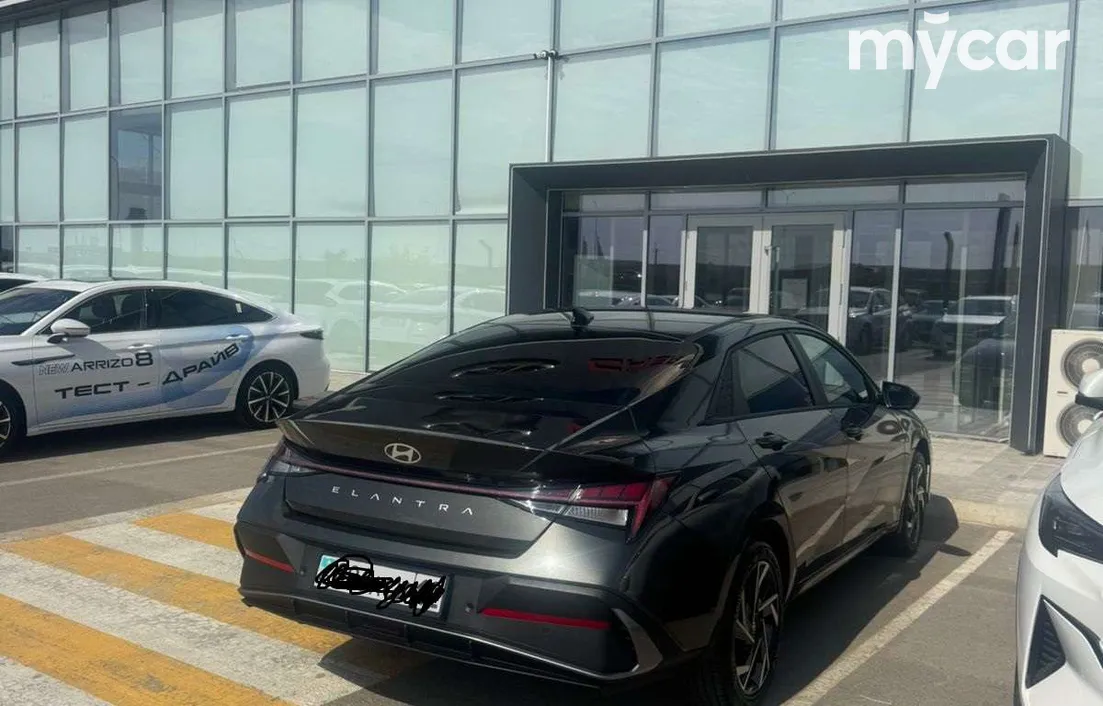 Hyundai Elantra 2025