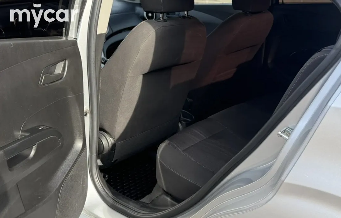 Chevrolet Aveo 2015